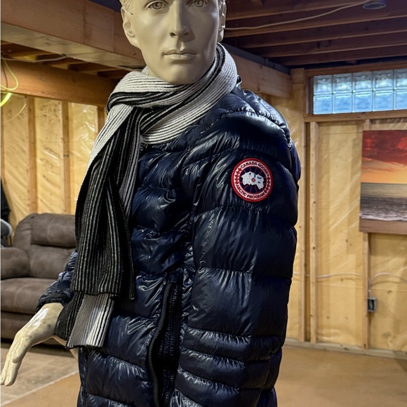 Canada Goose Navy Puffer Jacket - Picture 1 of 6